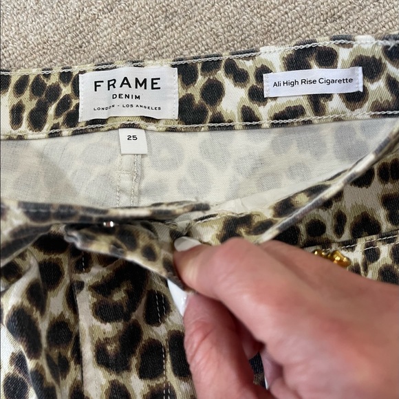 Frame leopard skinny jeans. Size 25. ankle length. Worn once! QUALITY - Picture 4 of 6